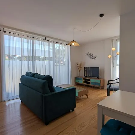 Chaleureux 6 Pers Pres Avec Parking Et Wifi - Fr-1-239-1114 Apartment