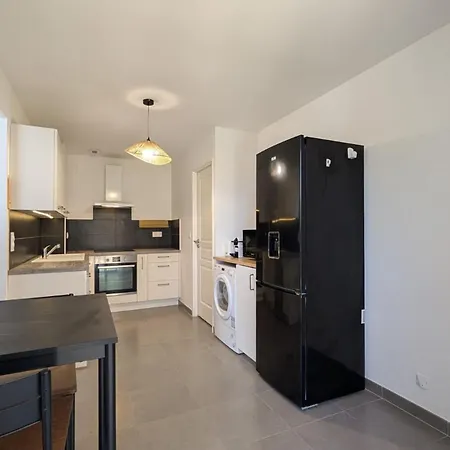 Chaleureux 6 Pers Pres Avec Parking Et Wifi - Fr-1-239-1114 Apartment